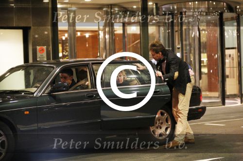 Amsterdam Breukelen 11 maart 2013
Mariska v Kolck met nieuwe vriend Rick Meijer bij het okura hotel en dasarna kussend bij haar huis in Breukelen.
Peter Smulders bv