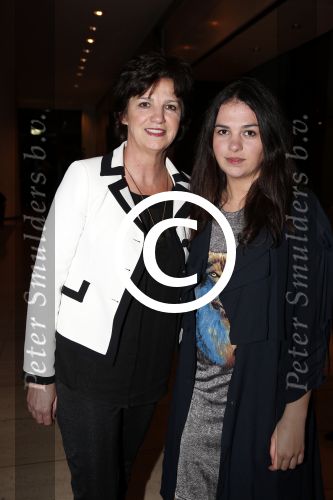 Amsterdam 9 maart 2013
Modeshow Mart Visser in het Hilton. Martine v os met dochter
Peter Smulders bv