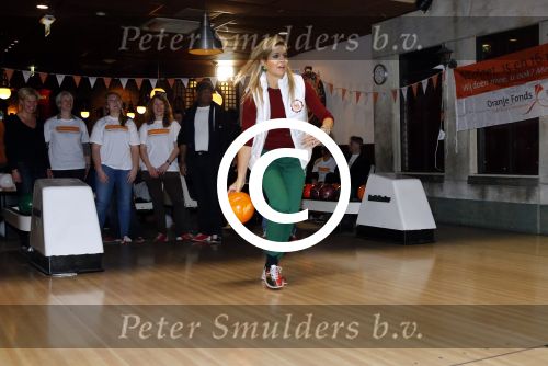 Utrecht 15 maart 2013
Prins van Oranje en Prinses Mï¿½xima gingen vanmorgen bowlen met bezoekers en vrijwilligers van het Catharijnehuis, Stichting Dagopvang Utrecht. Het Catharijnehuis biedt een ontmoetingsplaats voor dak- en thuislozen. Hier kunnen zij, met behulp van persoonlijke en praktische ondersteuning, in dagelijkse levensbehoeften voorzien en ingangen voor verdere hulpverlening vinden. De dienstverlening wordt voornamelijk geleverd door vrijwilligers.
Peter Smulders bv