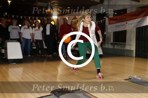 Utrecht 15 maart 2013
Prins van Oranje en Prinses Mï¿½xima gingen vanmorgen bowlen met bezoekers en vrijwilligers van het Catharijnehuis, Stichting Dagopvang Utrecht. Het Catharijnehuis biedt een ontmoetingsplaats voor dak- en thuislozen. Hier kunnen zij, met behulp van persoonlijke en praktische ondersteuning, in dagelijkse levensbehoeften voorzien en ingangen voor verdere hulpverlening vinden. De dienstverlening wordt voornamelijk geleverd door vrijwilligers.
Peter Smulders bv
