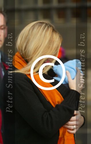 Amsterdam 28 december 2003
Prinses Maxima en Prinses Amalia wandelen met ouders Maxima en broer en zus bij Paleis op de Dam.Jorge Zorreguita en Carmen Zorreguita
Peter Smulders bv