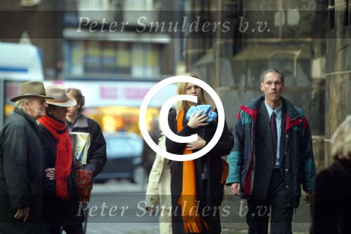 Amsterdam 28 december 2003
Prinses Maxima en Prinses Amalia wandelen met ouders Maxima en broer en zus bij Paleis op de Dam.
Peter Smulders bv