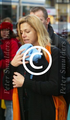 Amsterdam 28 december 2003
Prinses Maxima en Prinses Amalia wandelen met ouders Maxima en broer en zus bij Paleis op de Dam.Jorge Zorreguita en Carmen Zorreguita
