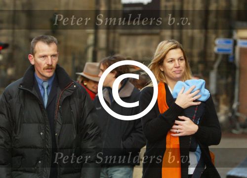 Amsterdam 28 december 2003
Prinses Maxima en Prinses Amalia wandelen met ouders Maxima en broer en zus bij Paleis op de Dam.Jorge Zorreguita en Carmen Zorreguita
