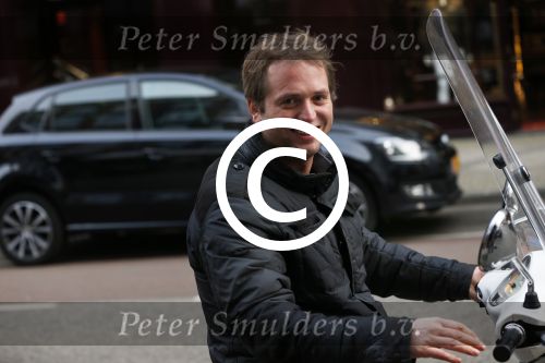 Amsterdam 8 maart 2013
Nicky v Dam op vespa scooter op de pc hooftstraat.
Peter Smulders bv