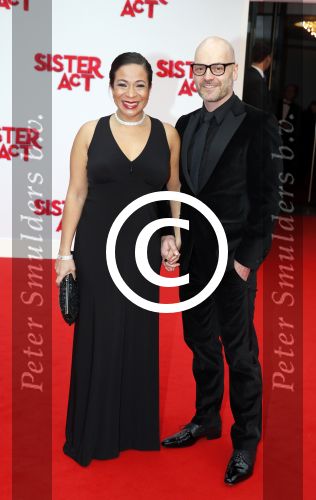 Scheveningen 3maart 2013
Premiere sisteract in het circustheater. Nurlaila Kareem met een kennis
Peter Smulders bv