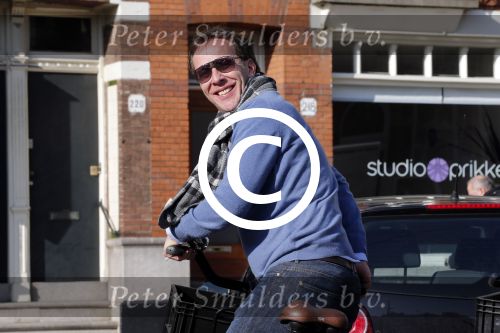 Amsterdam 5 maart 2013
Patrick Huisman met zijn vriendin Madelon Doornbos op de fiets in amsterdam zuid.
Peter Smulders bv