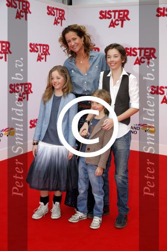 Scheveningen 3maart 2013
Premiere sisteract in het circustheater. Paulien Huizinga met kinderen
Peter Smulders bv