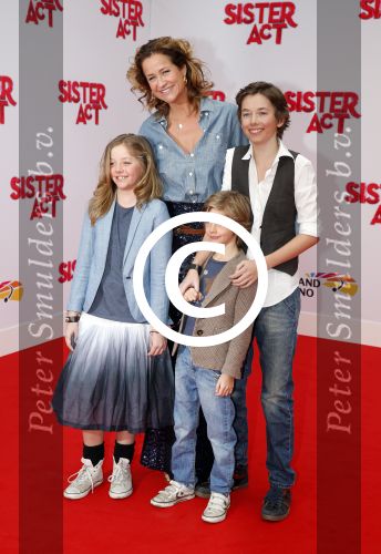 Scheveningen 3maart 2013
Premiere sisteract in het circustheater. Paulien Huizinga met kinderen
Peter Smulders bv