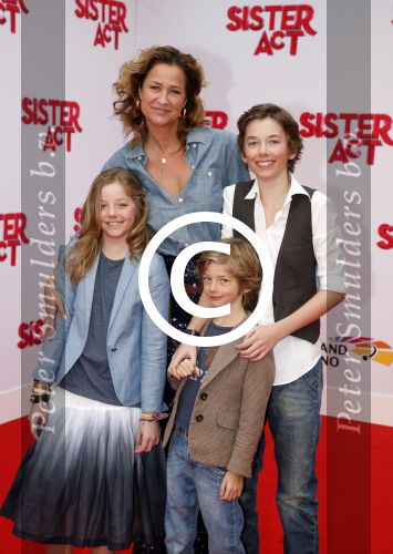 Scheveningen 3maart 2013
Premiere sisteract in het circustheater. Paulien Huizinga met kinderen
Peter Smulders bv