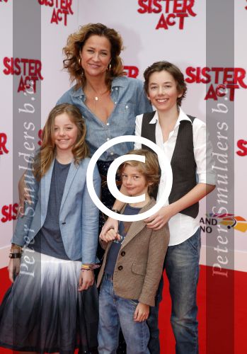 Scheveningen 3maart 2013
Premiere sisteract in het circustheater. Paulien Huizinga met kinderen
Peter Smulders bv