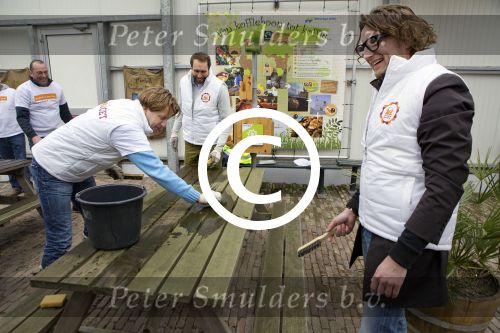 Dordrecht 15 maart 2013
Koningin Beatrix Prinses Margriet Tjalling ten Cate Prins Bernhard jr Prins Floris en Prins Bernhard jr voor NL DOET bij het Duurzaamheidscentrum  center) Weitzigt in Dordrecht.
Peter Smulders bv