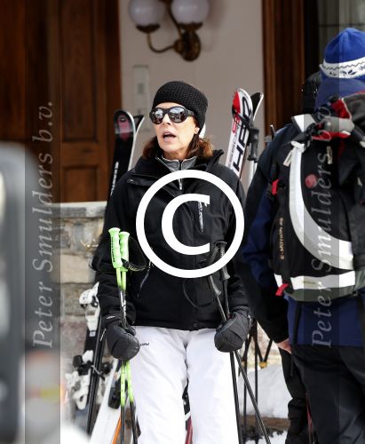Zurs 19 februari 2013
Prinses Caroline van Monaco en haar dochter op ski vakantie in Zurs/Lech.
Peter Smulders bv