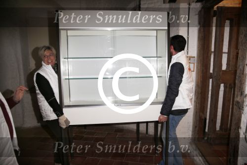 Bergen op zoom 16 maart 2013
Prinses Laurentien helpt mee met de grote schoonmaak in Museum De Gevangenpoort. De prinses en haar man prins Constantijn verrichten samen met hun kinderen  Eloise en Claus Cazimir de schoonmaakwerkzaamheden in het kader van de vrijwilligersactie NLdoet.
Peter Smulders bv
