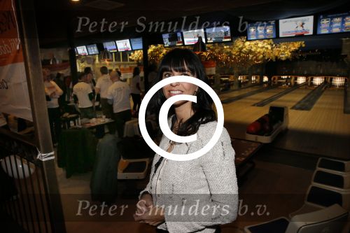 Utrecht 15 maart 2013
Prins van Oranje en Prinses Mï¿½xima gingen vanmorgen bowlen met bezoekers en vrijwilligers van het Catharijnehuis, Stichting Dagopvang Utrecht. Het Catharijnehuis biedt een ontmoetingsplaats voor dak- en thuislozen. Hier kunnen zij, met behulp van persoonlijke en praktische ondersteuning, in dagelijkse levensbehoeften voorzien en ingangen voor verdere hulpverlening vinden. De dienstverlening wordt voornamelijk geleverd door vrijwilligers. Sandra Schuurhof
Peter Smulders bv