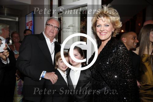 Scheveningen 3maart 2013
Premiere sisteract in het circustheater. Simone Kleinsma met Guus Verstraete en kleinkinderen
Peter Smulders bv