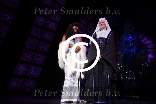 Scheveningen 3maart 2013
Premiere sisteract in het circustheater. Carolina Dijkhuizen en Simone Kleinsma
Peter Smulders bv
