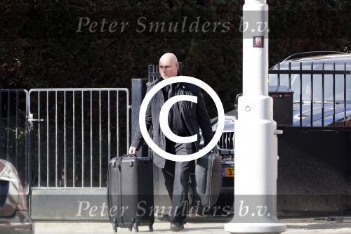 Amsterdam Schiphol 13 maart 2013
Doutzen Kroes en haar zoon Phyllon worden thuis door taxi opgehaald en naar schiphol gebracht. doutzen taxichauffeur
Peter Smulders bv