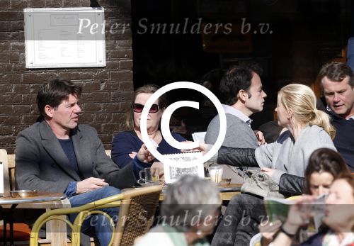 Amsterdam 5 maart 2013
Twan Huys met vrouw en een kennis op terras.
Peter Smulders bv