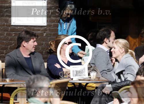 Amsterdam 5 maart 2013
Twan Huys met vrouw en een kennis op terras.
Peter Smulders bv