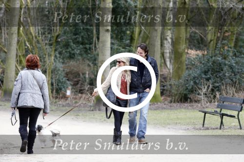Amsterdam 17 maart 2013
Vivian Reijs en haar nieuwe vriend Hidde de Vries met de hond in het sarphatipark.
Peter Smulders bv