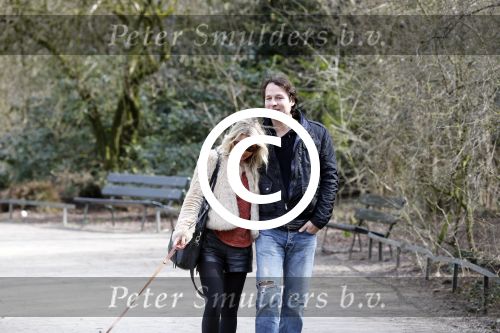 Amsterdam 17 maart 2013
Vivian Reijs en haar nieuwe vriend Hidde de Vries met de hond in het sarphatipark.
Peter Smulders bv