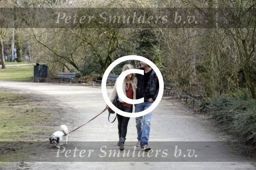 Amsterdam 17 maart 2013
Vivian Reijs en haar nieuwe vriend Hidde de Vries met de hond in het sarphatipark.
Peter Smulders bv