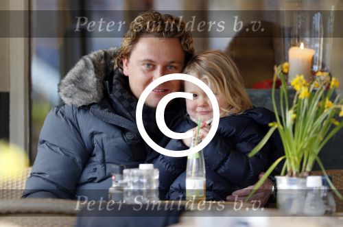 Amsterdam 13 maart 2013
Wesly Bronkhorst met zijn dochter op terras bij joffers.
Peter Smulders bv