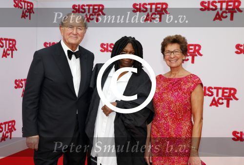 Scheveningen 3maart 2013
Premiere sisteract in het circustheater. Joop en Janine v d Ende met Whoopi Goldberg
Peter Smulders bv