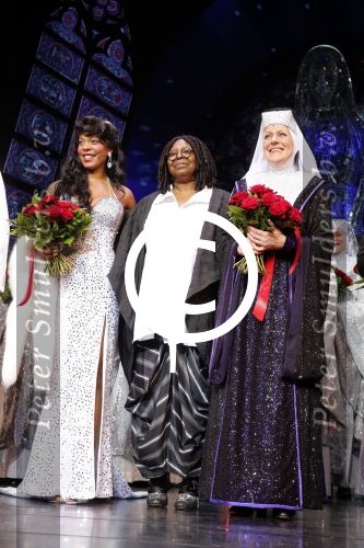 Scheveningen 3maart 2013
Premiere sisteract in het circustheater. Carolina Dijkhuizen Whoopi Goldberg en Simone Kleinsma
Peter Smulders bv