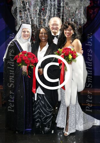Scheveningen 3maart 2013
Premiere sisteract in het circustheater. Carolina Dijkhuizen Whoopi Goldberg en Simone Kleinsma
Peter Smulders bv
