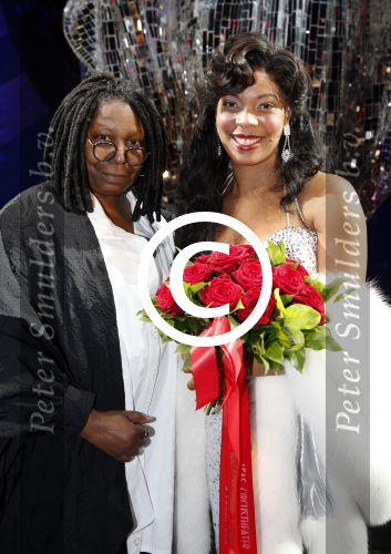 Scheveningen 3maart 2013
Premiere sisteract in het circustheater. Carolina Dijkhuizen Whoopi Goldberg en Simone Kleinsma
Peter Smulders bv