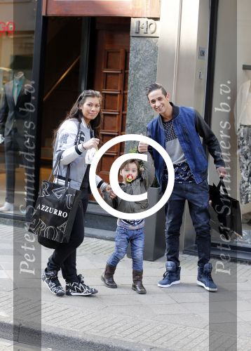 Amsterdam 5 maart 2013
Yes-R met vrouw en zoon op de pc hooftstraat.
Peter Smulders bv