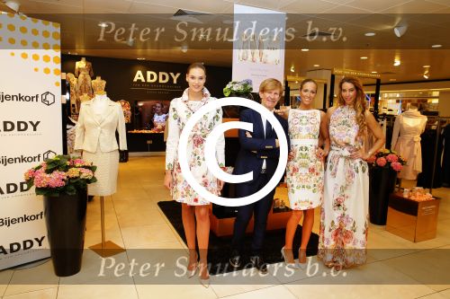 Amsterdam 2 maart 2015
Opening Pop up store Addy v d Krommenacker in de bijenkorf.
Inge Ipenburg Sandra Reemer  en Pernille la Lau zijn aanwezig.