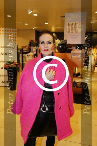 Amsterdam 2 maart 2015
Opening Pop up store Addy v d Krommenacker in de bijenkorf.
Inge Ipenburg Sandra Reemer  en Pernille la Lau zijn aanwezig.
Ans Markus