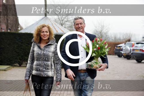 Bronkhorst 12 februari 2015
Presentatie boek Boer Jos en zijn vrouw Dycke.
Harm Edens reikt het uit