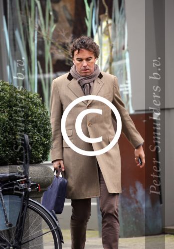 Amsterdam 4 maart 2015
Camiel Eurlings wandelend op straat in Amsterdam zuid.
