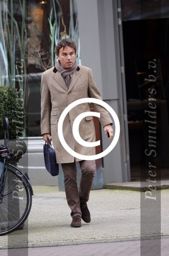 Amsterdam 4 maart 2015
Camiel Eurlings wandelend op straat in Amsterdam zuid.