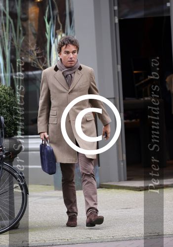 Amsterdam 4 maart 2015
Camiel Eurlings wandelend op straat in Amsterdam zuid.