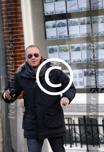 Amsterdam 17 februari 2015
Jeroen v Koningsbrugge met gsm / mobieltje op straat