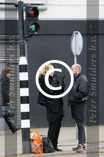 Amsterdam 2 maart 2015
Jette v d Meij met een vriend op straat in Amsterdam.
