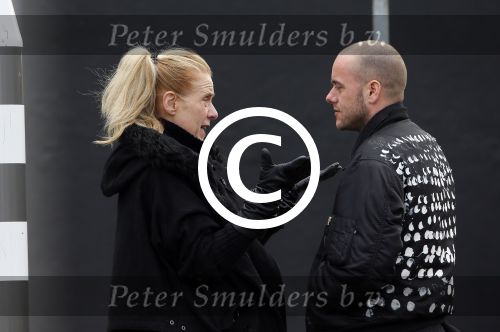 Amsterdam 2 maart 2015
Jette v d Meij met een vriend op straat in Amsterdam.