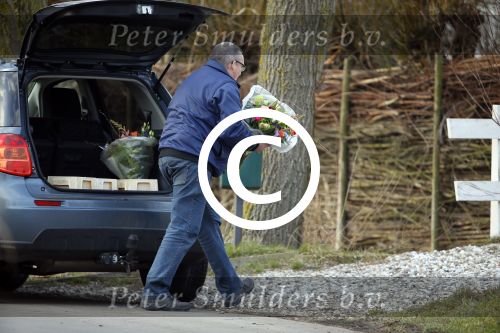 Uitdam Zuiderwoude Amsterdam 19 februari 2015
De ouders van katja Schuurman halen Sammie van School en Thijs heeft een nieuw appartement in Amsterdam.