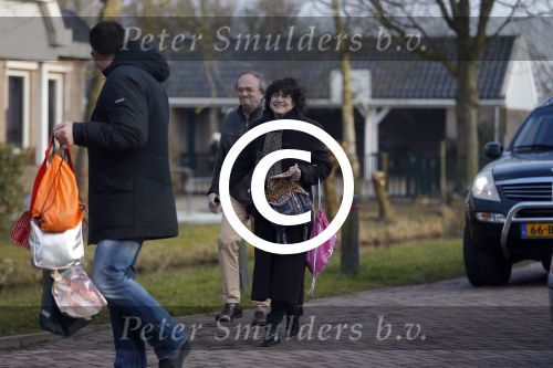 Uitdam Zuiderwoude Amsterdam 19 februari 2015
De ouders van katja Schuurman halen Sammie van School en Thijs heeft een nieuw appartement in Amsterdam.