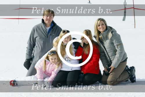 Lech, 23 Februari 2015
Jaarlijkse fotoshoot koninklijke Familie in Lech met Koning willem Alexander, Koningin Maxima, Prinses Beatrix,Prinses Amalia, Prinses Alexia en Prinses Ariane