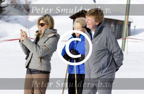 Lech, 23 Februari 2015
Jaarlijkse fotoshoot koninklijke Familie in Lech met Koning willem Alexander, Koningin Maxima, Prinses Beatrix,Prinses Amalia, Prinses Alexia en Prinses Ariane