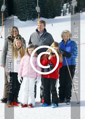 Lech, 23 Februari 2015
Jaarlijkse fotoshoot koninklijke Familie in Lech met Koning willem Alexander, Koningin Maxima, Prinses Beatrix,Prinses Amalia, Prinses Alexia en Prinses Ariane