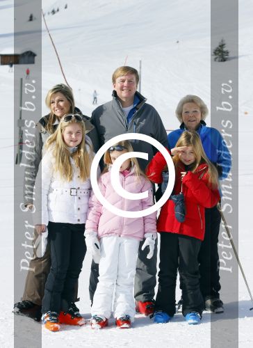Lech, 23 Februari 2015
Jaarlijkse fotoshoot koninklijke Familie in Lech met Koning willem Alexander, Koningin Maxima, Prinses Beatrix,Prinses Amalia, Prinses Alexia en Prinses Ariane