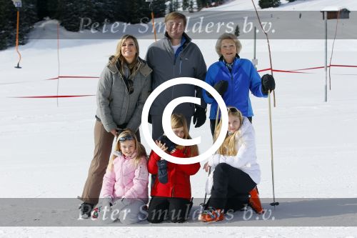 Lech, 23 Februari 2015
Jaarlijkse fotoshoot koninklijke Familie in Lech met Koning willem Alexander, Koningin Maxima, Prinses Beatrix,Prinses Amalia, Prinses Alexia en Prinses Ariane
