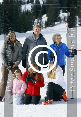 Lech, 23 Februari 2015
Jaarlijkse fotoshoot koninklijke Familie in Lech met Koning willem Alexander, Koningin Maxima, Prinses Beatrix,Prinses Amalia, Prinses Alexia en Prinses Ariane